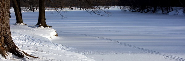 На реках и озерах установился прочный лед